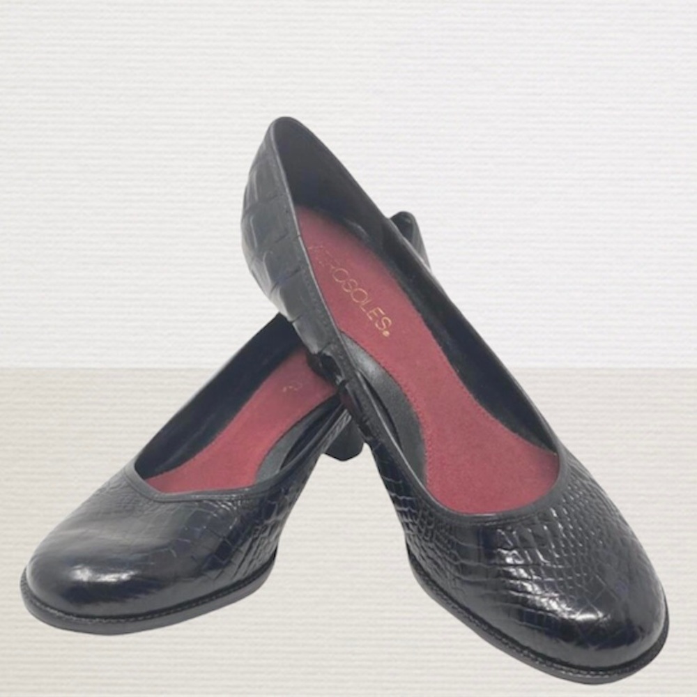 Brand new Black shoes crocodile skin texture